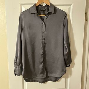 Banana Republic Women’s Xsmall Dark Grey oversized button down shirt.